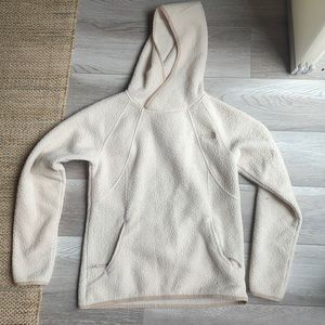 North face pull over